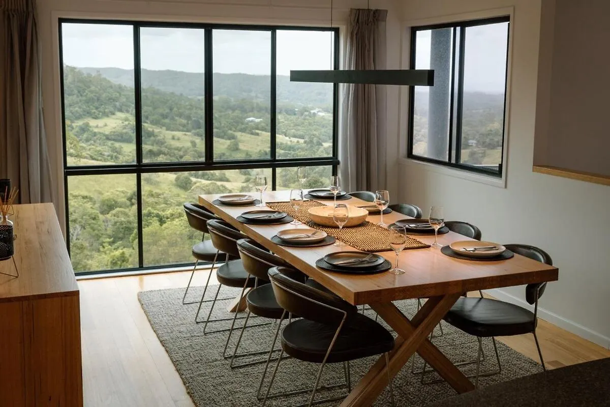 Luxury Hilltop Hideaway Private Outdoor Bath Stunning Hinterland Views Mapleton 0*,  Australie